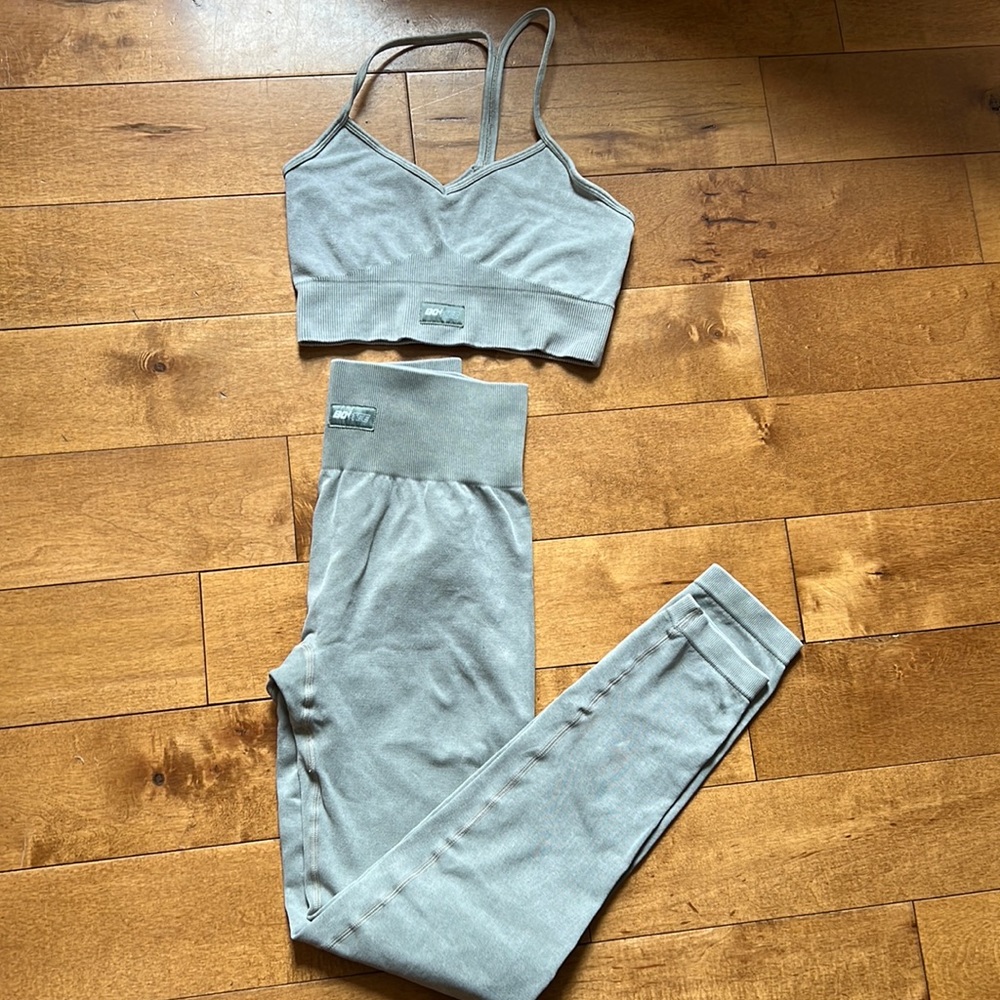 Bo + Tee workout set